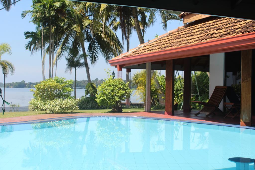 Blue Water Villa Piliyandala Esterno foto