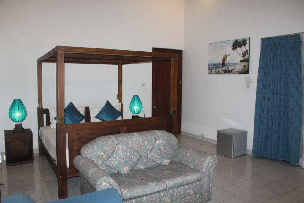 Blue Water Villa Piliyandala Esterno foto