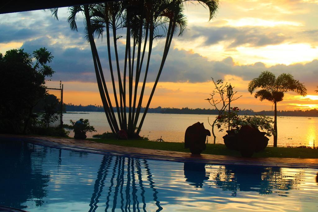 Blue Water Villa Piliyandala Esterno foto