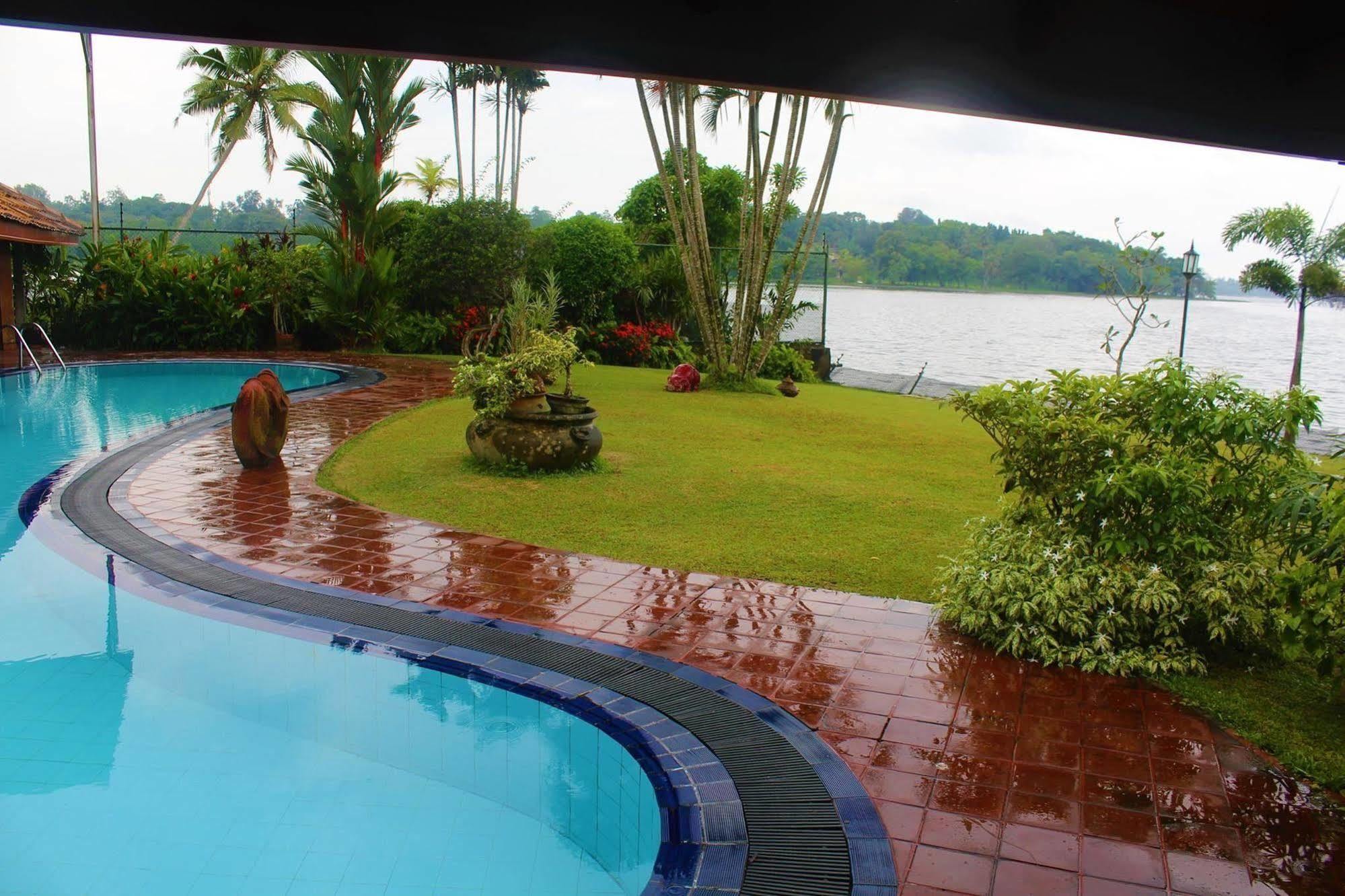 Blue Water Villa Piliyandala Esterno foto
