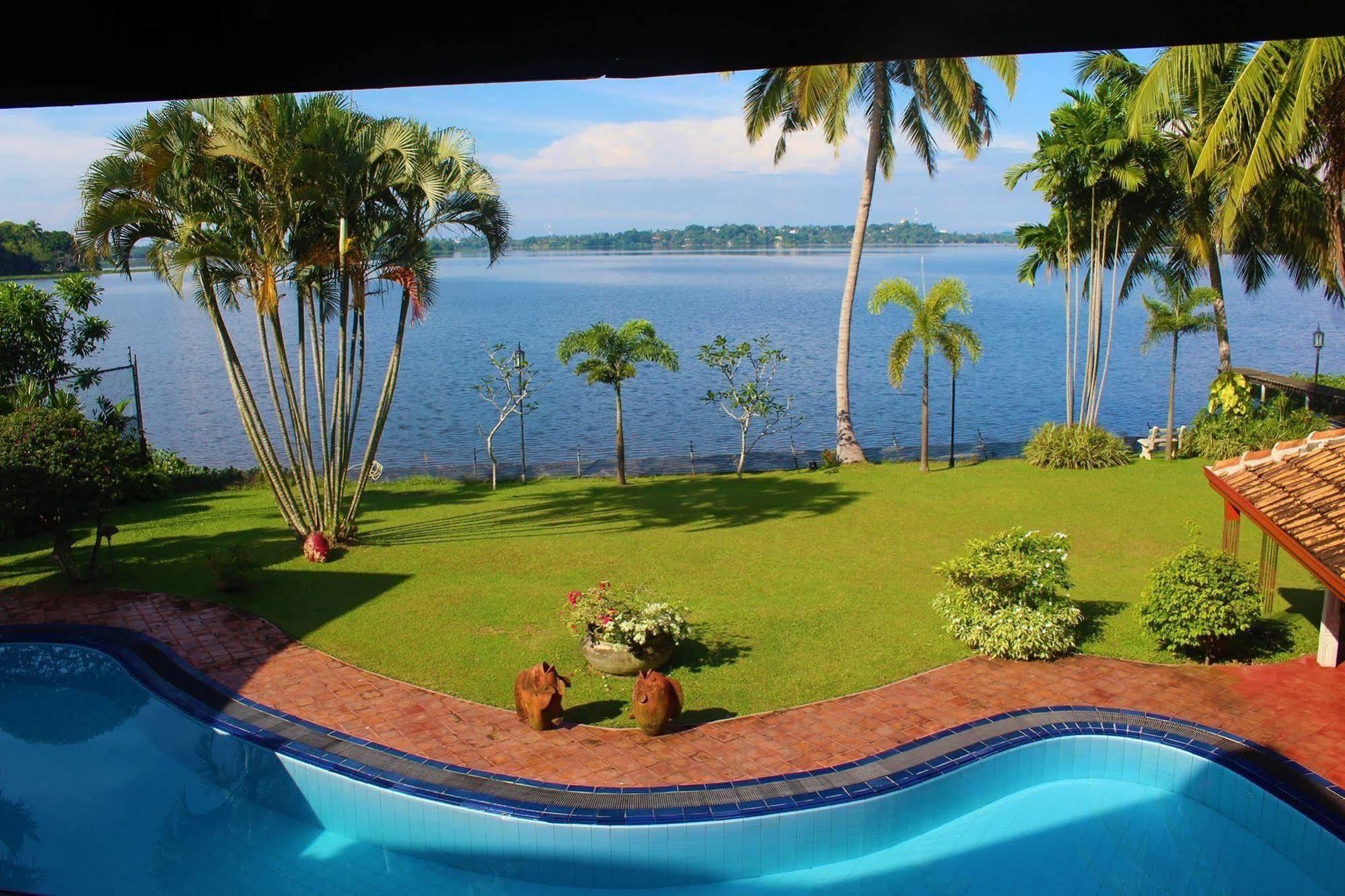 Blue Water Villa Piliyandala Esterno foto